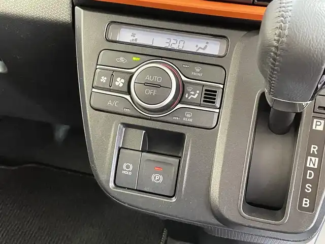 ダイハツ タント ファンクロスターボ 岩手県 2023(令5)年 4.4万km シャイニングホワイトパール ４WD/ターボ/ルーフレール/パノラマモニター/両側パワースライドドア/スマートアシスト/衝突回避支援ブレーキ/車線逸脱抑制機能/オートハイビーム/ブレーキ制御付き誤発進抑制機能/コーナーセンサー/先行車発信お知らせ機能/標識認識機能/オートブレーキホールド/横滑り防止装置/アイドリングストップ/リヤロールサンシェード/シートバックテーブル/撥水加工表皮シート/前席シートヒーター/純正ナビ/フルセグTV/ETC2.0/ドライブレコーダー/LEDヘッドライト/純正１５インチアルミホイール/ヘッドライトレベライザー