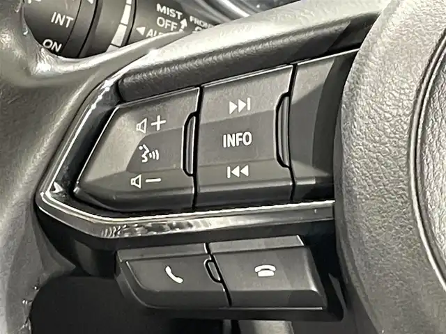 マツダ ＣＸ－５ XD Lパッケージ 愛知県 2019(平31)年 7万km スノーフレイクホワイトパールマイカ 純正８インチナビ/ＢＯＳＥサウンドシステム/３６０°ビューモニター/パワーバックドア/レーダークルーズコントロール/衝突軽減ブレーキ/ブラインドスポットモニター/クリアランスソナー/レーンキープアシスト/ヘッドアップディスプレイ/電動パーキングブレーキ/ブレーキホールド/ホワイトレザーシート/パワーシート【シートメモリー機能付】/ハンドルヒーター/シートヒーター/デジタルインナーミラー/前後ドライブレコーダー/ＥＴＣ/USB＆AUX入力端子/ISOFIX/LEDヘッドライト/純正フロアマット/純正19インチアルミホイール