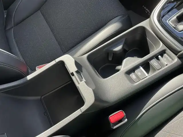 ホンダ ヴェゼル ハイブリッド e:HEV Z 新潟県 2021(令3)年 5.5万km プラチナホワイトパール 4WD/純正メモリナビ/BT/USB/フルセグテレビ/バックカメラ/ETC2.0/ドライブレコーダー/衝突被害軽減ブレーキ/レーンキープアシスト/レーダークルーズコントロール/半革シート/シートヒーター /ステアリングスイッチ/ステアリングヒーター/パドルシフト/パワーバックドア/コーナーセンサー/スマートキー/プッシュスタート/LEDヘッドライト/オートライト/オートハイビーム/フォグランプ/純正18インチアルミホイール