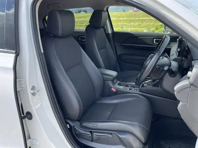 ホンダ ヴェゼル ハイブリッド e:HEV Z 新潟県 2021(令3)年 5.5万km プラチナホワイトパール 4WD/純正メモリナビ/BT/USB/フルセグテレビ/バックカメラ/ETC2.0/ドライブレコーダー/衝突被害軽減ブレーキ/レーンキープアシスト/レーダークルーズコントロール/半革シート/シートヒーター /ステアリングスイッチ/ステアリングヒーター/パドルシフト/パワーバックドア/コーナーセンサー/スマートキー/プッシュスタート/LEDヘッドライト/オートライト/オートハイビーム/フォグランプ/純正18インチアルミホイール