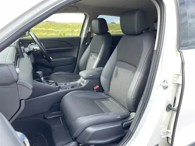 ホンダ ヴェゼル ハイブリッド e:HEV Z 新潟県 2021(令3)年 5.5万km プラチナホワイトパール 4WD/純正メモリナビ/BT/USB/フルセグテレビ/バックカメラ/ETC2.0/ドライブレコーダー/衝突被害軽減ブレーキ/レーンキープアシスト/レーダークルーズコントロール/半革シート/シートヒーター /ステアリングスイッチ/ステアリングヒーター/パドルシフト/パワーバックドア/コーナーセンサー/スマートキー/プッシュスタート/LEDヘッドライト/オートライト/オートハイビーム/フォグランプ/純正18インチアルミホイール