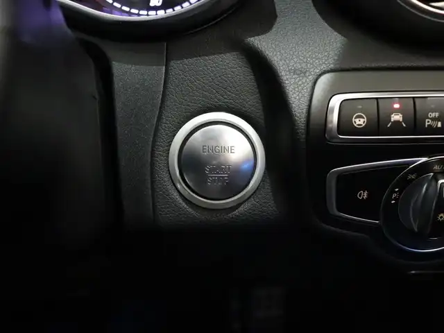 メルセデス・ベンツ Ｃ２００ アバンギャルド AMGライン 静岡県 2018(平30)年 1.8万km ポーラホワイト レーダーセーフティーパッケージ/純正ナビ/ステアリングパイロット/パドルシフト/クルーズコントロール/アイドリングストップ/パワーシート/シートヒーター/シートメモリー/電動格納ミラー/純正マット