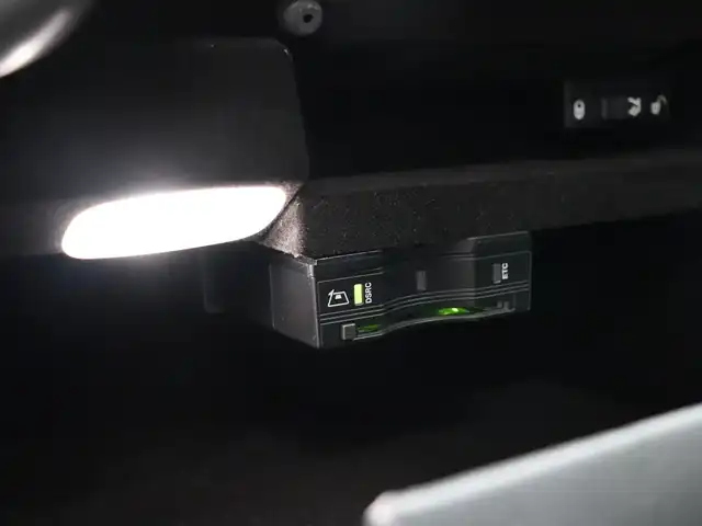 メルセデス・ベンツ Ｃ２００ アバンギャルド AMGライン 静岡県 2018(平30)年 1.8万km ポーラホワイト レーダーセーフティーパッケージ/純正ナビ/ステアリングパイロット/パドルシフト/クルーズコントロール/アイドリングストップ/パワーシート/シートヒーター/シートメモリー/電動格納ミラー/純正マット