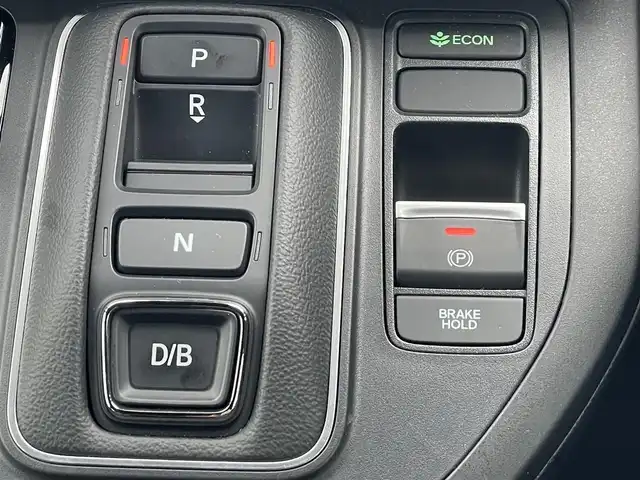 ホンダ ステップワゴン スパーダ eHEV プレミアムライン 東京都 2025(令7)年 0.5万km クリスタルブラックパール HondaSENSING/（安全運転支援システム）/・衝突軽減ブレーキ/・渋滞追従機能付アダプティブクルーズコントロール/・歩行者事故低減ステアリング/・車線維持支援システム/・先行車発進お知らせ機能/・オートハイビーム/・標識認識機能/純正9インチナビ/マルチビューモニター/パワーバックドア/両側パワースライドドア/アダプティブLEDヘッドライト/ブラインドスポットモニター/ 後退時ブレーキサポート/全列USBチャージ/トリプルゾーンコントロール/２列目キャプテンシート