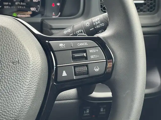 ホンダ ステップワゴン スパーダ eHEV プレミアムライン 東京都 2025(令7)年 0.5万km クリスタルブラックパール HondaSENSING/（安全運転支援システム）/・衝突軽減ブレーキ/・渋滞追従機能付アダプティブクルーズコントロール/・歩行者事故低減ステアリング/・車線維持支援システム/・先行車発進お知らせ機能/・オートハイビーム/・標識認識機能/純正9インチナビ/マルチビューモニター/パワーバックドア/両側パワースライドドア/アダプティブLEDヘッドライト/ブラインドスポットモニター/ 後退時ブレーキサポート/全列USBチャージ/トリプルゾーンコントロール/２列目キャプテンシート