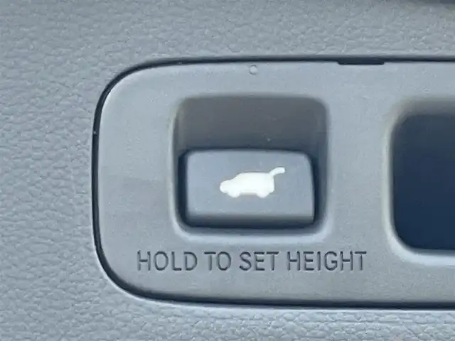 ホンダ ステップワゴン スパーダ eHEV プレミアムライン 東京都 2025(令7)年 0.5万km クリスタルブラックパール HondaSENSING/（安全運転支援システム）/・衝突軽減ブレーキ/・渋滞追従機能付アダプティブクルーズコントロール/・歩行者事故低減ステアリング/・車線維持支援システム/・先行車発進お知らせ機能/・オートハイビーム/・標識認識機能/純正9インチナビ/マルチビューモニター/パワーバックドア/両側パワースライドドア/アダプティブLEDヘッドライト/ブラインドスポットモニター/ 後退時ブレーキサポート/全列USBチャージ/トリプルゾーンコントロール/２列目キャプテンシート