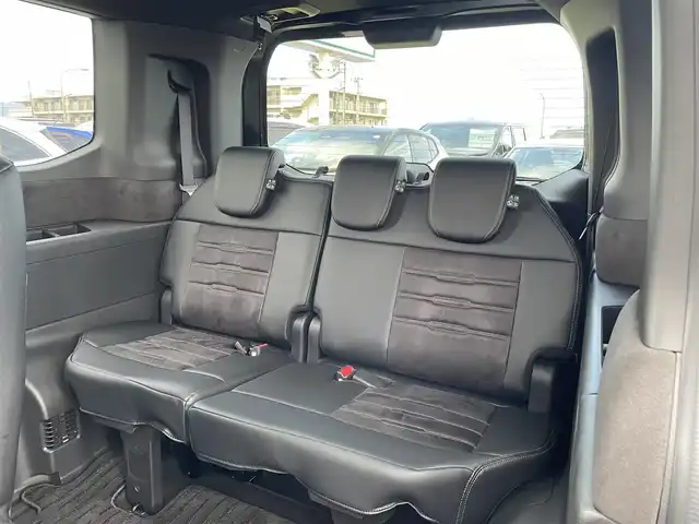 ホンダ ステップワゴン スパーダ eHEV プレミアムライン 東京都 2025(令7)年 0.5万km クリスタルブラックパール HondaSENSING/（安全運転支援システム）/・衝突軽減ブレーキ/・渋滞追従機能付アダプティブクルーズコントロール/・歩行者事故低減ステアリング/・車線維持支援システム/・先行車発進お知らせ機能/・オートハイビーム/・標識認識機能/純正9インチナビ/マルチビューモニター/パワーバックドア/両側パワースライドドア/アダプティブLEDヘッドライト/ブラインドスポットモニター/ 後退時ブレーキサポート/全列USBチャージ/トリプルゾーンコントロール/２列目キャプテンシート