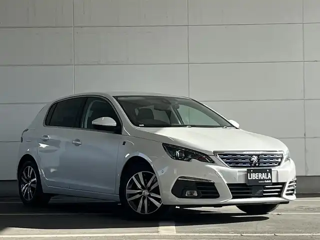 プジョー ３０８ テックパックED ブルーHDi 山形県 2020(令2)年 1.4万km パール ・純正ナビ/・レーンキープアシスト/・アイドリングストップ/・ETC/・オートライト/・アダプティブクルーズコントロール/・ブラインドスポットモニター/・コーナーセンサー/・バックカメラ/・衝突軽減ブレーキ/・applecarplay/androidauto/・AM/FM/Bluetooth/USB