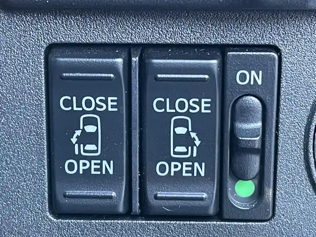 ダイハツ ウェイク G ターボ SA Ⅲ 東京都 2018(平30)年 3.6万km ブラックマイカメタリック ターボ　/純正ナビ　/両側電動スライドドア　/ＥＴＣ　/フルセグＴＶ　/Ｂｌｕｅｔｏｏｔｈ　/純正１４インチＡＷ　/衝突被害軽減　/横滑り防止　/ＵＳＢ　/オートライト　/オートマチックハイビーム　/アイドリングストップ