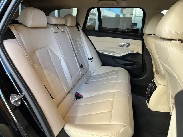 ＢＭＷ ３２０ｄ xDrive ツーリング 宮城県 2020(令2)年 4.6万km サファイアブラックP ハイラインパッケージ/コンフォートパッケージ/プラスパッケージ/アクティブクルーズコントロール/レーンキープアシスト/レーンチェンジアシスト/iDriveナビゲーションシステム/トップビューカメラ/ベージュレザーシート/シートヒーター/パワーシート/LEDヘッドライト/オートマチックハイビーム/コンフォートアクセス/パワーバックドア/ETC車載器/ワイヤレスチャージング