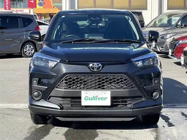 トヨタ ライズ G 群馬県 2023(令5)年 4.3万km ブラックマイカメタリック 安全装備/・衝突軽減ブレーキ/・コーナーセンサー/・横滑り防止/・レーンキープアシスト/・オートライト/・オートハイビーム/純正9インチナビ/・AM/FM/フルセグTV/・CD/DVD/SD/・HDMI/USB/バックカメラ/LEDヘッドライト/前席シートヒーター/前後ドライブレコーダー/純正フロアマット/純正ドアバイザー/純正16インチアルミホイール/スマートキー/プッシュスタート