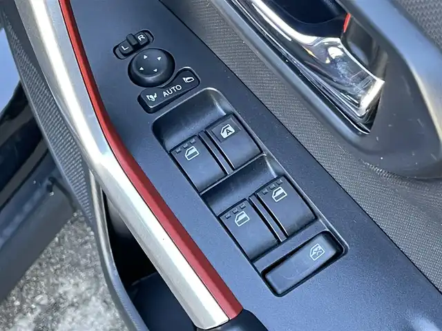 トヨタ ライズ G 群馬県 2023(令5)年 4.3万km ブラックマイカメタリック 安全装備/・衝突軽減ブレーキ/・コーナーセンサー/・横滑り防止/・レーンキープアシスト/・オートライト/・オートハイビーム/純正9インチナビ/・AM/FM/フルセグTV/・CD/DVD/SD/・HDMI/USB/バックカメラ/LEDヘッドライト/前席シートヒーター/前後ドライブレコーダー/純正フロアマット/純正ドアバイザー/純正16インチアルミホイール/スマートキー/プッシュスタート