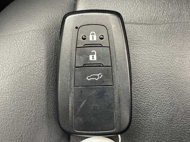 トヨタ ＲＡＶ４ G Zパッケージ 千葉県 2019(令1)年 4.4万km ホワイトパールクリスタルシャイン 純正ナビ/　CD/DVD/Bluetooth/フルセグTV/トヨタセーフティセンス/レーダークルーズコントロール/レーンキープアシスト/衝突軽減ブレーキ/クリアランスソナー/ブラインドスポットモニター/先行車発進警報/ロードサインアシスト/ダウンヒルアシスト/電動パーキング/オートホールド/オートハイビーム/パワーシート/シートメモリー（運転席）/パワーバックドア/デジタルインナーミラー/ステアリングヒーター/ビルトインETC/LEDライト/フォグランプ/フロアマット