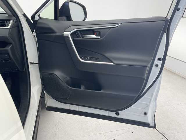 トヨタ ＲＡＶ４ G Zパッケージ 千葉県 2019(令1)年 4.4万km ホワイトパールクリスタルシャイン 純正ナビ/　CD/DVD/Bluetooth/フルセグTV/トヨタセーフティセンス/レーダークルーズコントロール/レーンキープアシスト/衝突軽減ブレーキ/クリアランスソナー/ブラインドスポットモニター/先行車発進警報/ロードサインアシスト/ダウンヒルアシスト/電動パーキング/オートホールド/オートハイビーム/パワーシート/シートメモリー（運転席）/パワーバックドア/デジタルインナーミラー/ステアリングヒーター/ビルトインETC/LEDライト/フォグランプ/フロアマット