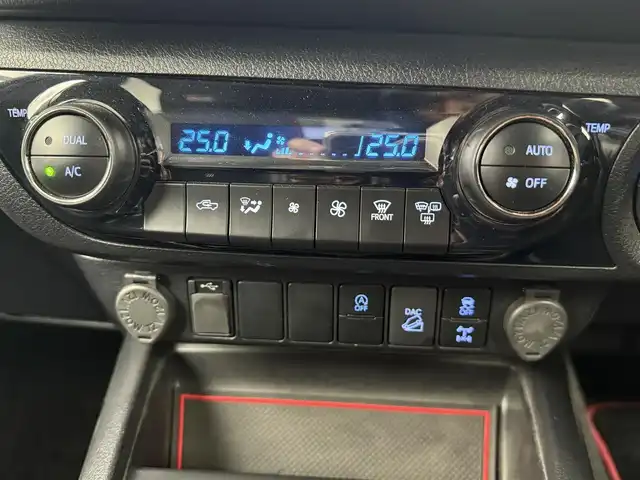 トヨタ ハイラックス Z GRスポーツ 愛知県 2022(令4)年 1.7万km アティチュードブラックマイカ トヨタセーフティセンス/　・プリクラッシュセーフティ/　・レーンキープアシスト/　・アダプティブクルーズコントロール/　・クリアランスソナー/純正ナビ付ディスプレイオーディオ/　ーBT/フルセグTV/AppleCarPlay/AndroidAuto/３６０度カメラ/前後ドラレコ/ハーフレザーシート/運転席パワーシート/パドルシフト/純正１８インチＡＷ/スマートキー×２