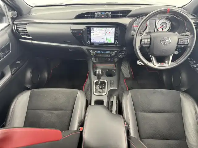 トヨタ ハイラックス Z GRスポーツ 愛知県 2022(令4)年 1.7万km アティチュードブラックマイカ トヨタセーフティセンス/　・プリクラッシュセーフティ/　・レーンキープアシスト/　・アダプティブクルーズコントロール/　・クリアランスソナー/純正ナビ付ディスプレイオーディオ/　ーBT/フルセグTV/AppleCarPlay/AndroidAuto/３６０度カメラ/前後ドラレコ/ハーフレザーシート/運転席パワーシート/パドルシフト/純正１８インチＡＷ/スマートキー×２