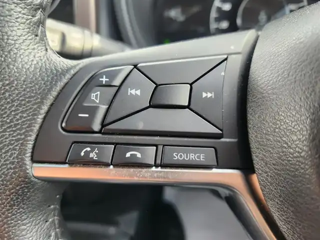 日産 ノート e－パワー メダリスト 群馬県 2017(平29)年 5.6万km ガーネットレッド アラウンドビューモニターセット/純正ナビ/フルセグTV/アラウンドビューモニター/デジタルルームミラー/ビルトインETC/衝突被害軽減ブレーキ/車線逸脱警報/踏み間違い衝突防止アシスト/フロント/バックソナー/LEDヘッドランプ/革巻きステアリング/ステアリングスイッチ/ハーフレザーシート/純正15インチアルミホイール/スマートキー/プッシュエンジンスターター/禁煙車