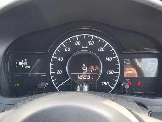 日産 ノート e－パワー メダリスト 群馬県 2017(平29)年 5.6万km ガーネットレッド アラウンドビューモニターセット/純正ナビ/フルセグTV/アラウンドビューモニター/デジタルルームミラー/ビルトインETC/衝突被害軽減ブレーキ/車線逸脱警報/踏み間違い衝突防止アシスト/フロント/バックソナー/LEDヘッドランプ/革巻きステアリング/ステアリングスイッチ/ハーフレザーシート/純正15インチアルミホイール/スマートキー/プッシュエンジンスターター/禁煙車