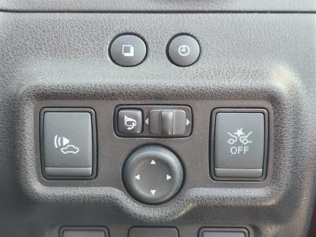 日産 ノート e－パワー メダリスト 群馬県 2017(平29)年 5.6万km ガーネットレッド アラウンドビューモニターセット/純正ナビ/フルセグTV/アラウンドビューモニター/デジタルルームミラー/ビルトインETC/衝突被害軽減ブレーキ/車線逸脱警報/踏み間違い衝突防止アシスト/フロント/バックソナー/LEDヘッドランプ/革巻きステアリング/ステアリングスイッチ/ハーフレザーシート/純正15インチアルミホイール/スマートキー/プッシュエンジンスターター/禁煙車