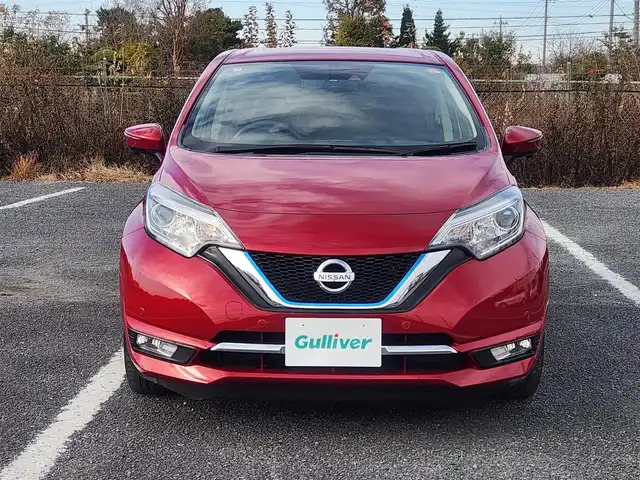 日産 ノート e－パワー メダリスト 群馬県 2017(平29)年 5.6万km ガーネットレッド アラウンドビューモニターセット/純正ナビ/フルセグTV/アラウンドビューモニター/デジタルルームミラー/ビルトインETC/衝突被害軽減ブレーキ/車線逸脱警報/踏み間違い衝突防止アシスト/フロント/バックソナー/LEDヘッドランプ/革巻きステアリング/ステアリングスイッチ/ハーフレザーシート/純正15インチアルミホイール/スマートキー/プッシュエンジンスターター/禁煙車