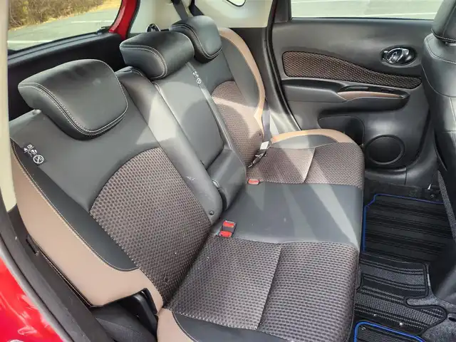 日産 ノート e－パワー メダリスト 群馬県 2017(平29)年 5.6万km ガーネットレッド アラウンドビューモニターセット/純正ナビ/フルセグTV/アラウンドビューモニター/デジタルルームミラー/ビルトインETC/衝突被害軽減ブレーキ/車線逸脱警報/踏み間違い衝突防止アシスト/フロント/バックソナー/LEDヘッドランプ/革巻きステアリング/ステアリングスイッチ/ハーフレザーシート/純正15インチアルミホイール/スマートキー/プッシュエンジンスターター/禁煙車