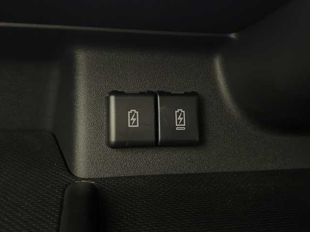 スズキ スペーシア カスタム HYBRID XS ターボ 秋田県 2024(令6)年 3.1万km ピュアホワイトパール/ブラック2トーン 4WD/スズキセーフティサポート　/純正メモリナビ　/　　CD/DVD/BT/フルセグTV/全方位カメラ　/両側パワースライドドア　/レーダークルーズコントロール　/LEDオートライト　/ハーフレザーシート　/前席シートヒーター　/純正15インチアルミホイール/ヘッドアップディスプレイ/パドルシフト/アイドリングストップ/ステアリングスイッチ/リアサンシェード/スマートキー