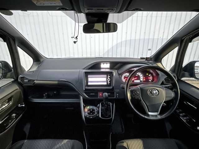 トヨタ ヴォクシー ZS 煌Ⅱ 滋賀県 2019(令1)年 5.1万km ブラック 純正SDナビ/・AM/FM/・CD/DVD/・SD/・Bluetooth/・フルセグTV/バックカメラ/ステアリングスイッチ/革巻きステアリング/前後ドライブレコーダー/ビルトインETC/クルーズコントロール/プリクラッシュセーフティ/レーンディパーチャーアラート/パーキングサポートブレーキ/先行車発進告知/パーキングソナー/オートハイビーム/両側パワースライドドア/オートヘッドライト/フォグランプ/LEDヘッドライト/オートリトラミラー/スマートキー×2