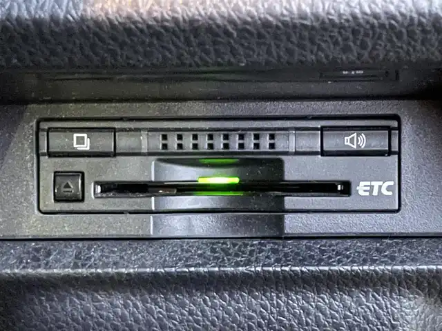 トヨタ ヴォクシー ZS 煌Ⅱ 滋賀県 2019(令1)年 5.1万km ブラック 純正SDナビ/・AM/FM/・CD/DVD/・SD/・Bluetooth/・フルセグTV/バックカメラ/ステアリングスイッチ/革巻きステアリング/前後ドライブレコーダー/ビルトインETC/クルーズコントロール/プリクラッシュセーフティ/レーンディパーチャーアラート/パーキングサポートブレーキ/先行車発進告知/パーキングソナー/オートハイビーム/両側パワースライドドア/オートヘッドライト/フォグランプ/LEDヘッドライト/オートリトラミラー/スマートキー×2