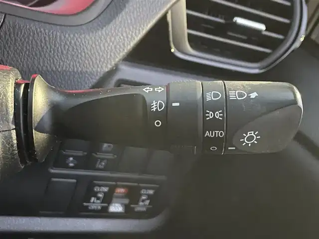 トヨタ ヴォクシー ZS 煌Ⅱ 滋賀県 2019(令1)年 5.1万km ブラック 純正SDナビ/・AM/FM/・CD/DVD/・SD/・Bluetooth/・フルセグTV/バックカメラ/ステアリングスイッチ/革巻きステアリング/前後ドライブレコーダー/ビルトインETC/クルーズコントロール/プリクラッシュセーフティ/レーンディパーチャーアラート/パーキングサポートブレーキ/先行車発進告知/パーキングソナー/オートハイビーム/両側パワースライドドア/オートヘッドライト/フォグランプ/LEDヘッドライト/オートリトラミラー/スマートキー×2