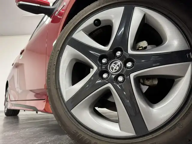 トヨタ プリウス Sツーリングセレクション 三重県 2019(令1)年 5.7万km エモーショナルレッドⅡ ハイブリッド/FF/インパネCVT/純正 9インチナビ NSZT-Y68T/（AM/FM/CD/DVD/TV/SD/SDREC/Bluetooth）/バックガイドモニター/フルエアロ/ドライブレコーダー 前方/ビルトイン ETC/Toyota Safety Sense/●プリクラッシュセーフティ［PCS］/●レーンディパーチャーアラート［LDA］（ステアリング制御機能付）/●ふらつき警報/●オートハイビーム/●レーダークルコン（全車速追従機能付）/・【OP】ITS Connect/・【OP】インテリジェントクリアランスソナー［パーキングサポートブレーキ（静止物）］/装備/・合成皮革シート（黒）/・シートヒーター（D/N）/・オートライト/・LED ヘッドランプ＆フロントフォグランプ/・オートエアコン/・ステアリングスイッチ/・プッシュスタート/・純正17inAW/・保/取/ナビ取/など