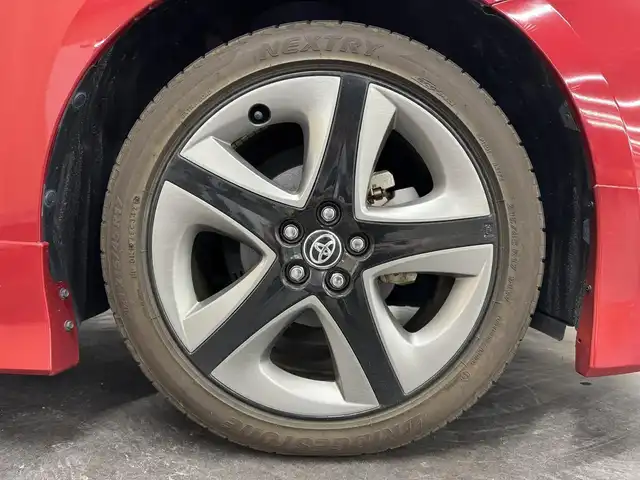 トヨタ プリウス Sツーリングセレクション 三重県 2019(令1)年 5.7万km エモーショナルレッドⅡ ハイブリッド/FF/インパネCVT/純正 9インチナビ NSZT-Y68T/（AM/FM/CD/DVD/TV/SD/SDREC/Bluetooth）/バックガイドモニター/フルエアロ/ドライブレコーダー 前方/ビルトイン ETC/Toyota Safety Sense/●プリクラッシュセーフティ［PCS］/●レーンディパーチャーアラート［LDA］（ステアリング制御機能付）/●ふらつき警報/●オートハイビーム/●レーダークルコン（全車速追従機能付）/・【OP】ITS Connect/・【OP】インテリジェントクリアランスソナー［パーキングサポートブレーキ（静止物）］/装備/・合成皮革シート（黒）/・シートヒーター（D/N）/・オートライト/・LED ヘッドランプ＆フロントフォグランプ/・オートエアコン/・ステアリングスイッチ/・プッシュスタート/・純正17inAW/・保/取/ナビ取/など
