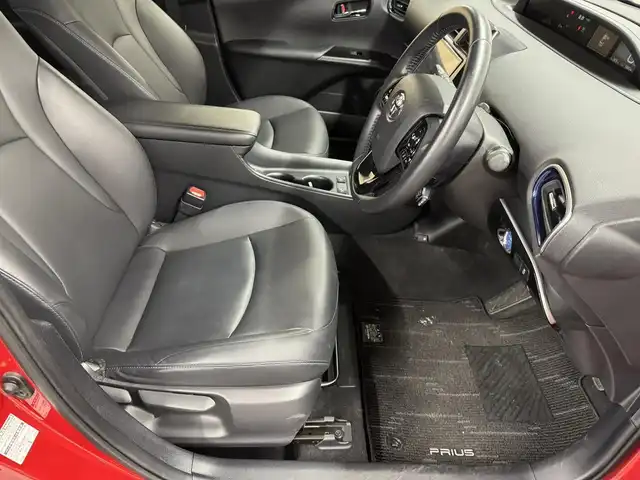 トヨタ プリウス Sツーリングセレクション 三重県 2019(令1)年 5.7万km エモーショナルレッドⅡ ハイブリッド/FF/インパネCVT/純正 9インチナビ NSZT-Y68T/（AM/FM/CD/DVD/TV/SD/SDREC/Bluetooth）/バックガイドモニター/フルエアロ/ドライブレコーダー 前方/ビルトイン ETC/Toyota Safety Sense/●プリクラッシュセーフティ［PCS］/●レーンディパーチャーアラート［LDA］（ステアリング制御機能付）/●ふらつき警報/●オートハイビーム/●レーダークルコン（全車速追従機能付）/・【OP】ITS Connect/・【OP】インテリジェントクリアランスソナー［パーキングサポートブレーキ（静止物）］/装備/・合成皮革シート（黒）/・シートヒーター（D/N）/・オートライト/・LED ヘッドランプ＆フロントフォグランプ/・オートエアコン/・ステアリングスイッチ/・プッシュスタート/・純正17inAW/・保/取/ナビ取/など