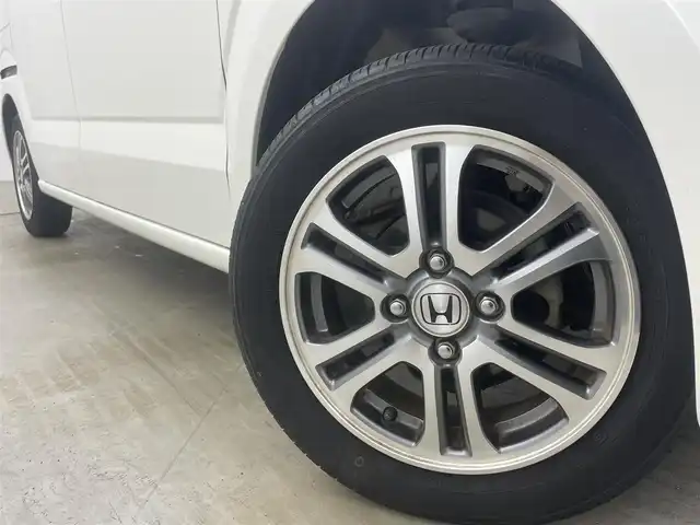 ホンダ Ｎ ＢＯＸ SSパッケージ 岡山県 2015(平27)年 7万km プレミアムホワイトパール 純正7インチナビ/バックカメラ/FM/AM/Bluetooth/フルセグ/CD/DVD/あんしんパッケージ/シティブレーキアクティブシステム/前席用i-サイドエアバッグシステム/サイドカーテンエアバッグシステム/両側パワースライドドア/ETC/純正14インチアルミホイール/純正フロアマット
