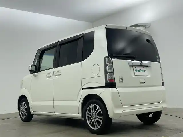 ホンダ Ｎ ＢＯＸ SSパッケージ 岡山県 2015(平27)年 7万km プレミアムホワイトパール 純正7インチナビ/バックカメラ/FM/AM/Bluetooth/フルセグ/CD/DVD/あんしんパッケージ/シティブレーキアクティブシステム/前席用i-サイドエアバッグシステム/サイドカーテンエアバッグシステム/両側パワースライドドア/ETC/純正14インチアルミホイール/純正フロアマット