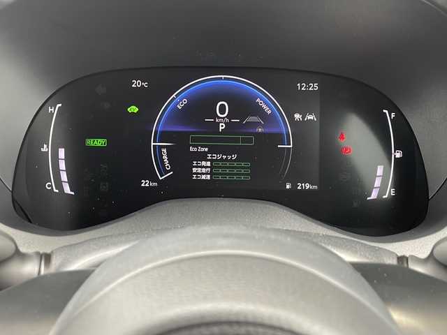 トヨタ ヤリスクロス ハイブリッド Z 静岡県 2025(令7)年 0.1万km未満 ブラックマイカ 【主要装備】/純正ディスプレイオーディオ　/ブラインドスポットビューモニター　/メモリナビ　/ハーフレザーシート　/ＬＥＤヘッドライト　/純正１８インチアルミホイール　/ステアリングヒーター　/スマートキー　/プッシュスタート/ETC/アラウンドビューモニター/シートヒーター/HDMI/プリクラッシュセーフティ