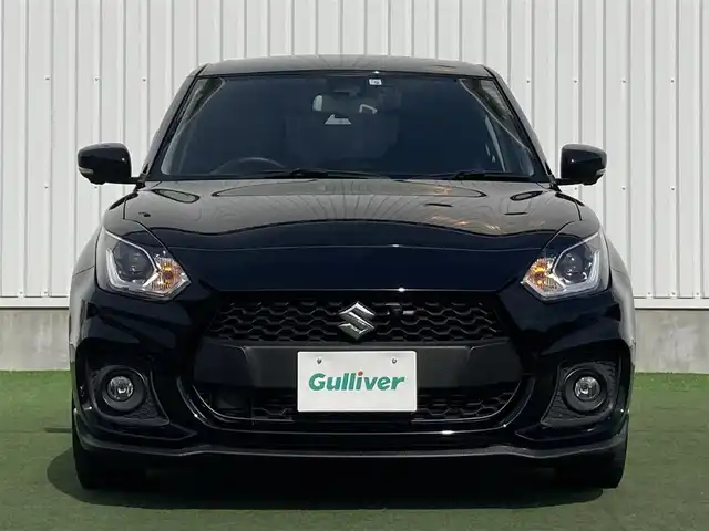 スズキ スイフト スポーツ 香川県 2022(令4)年 1万km スーパーブラックパール 登録時走行距離：9655km/デュアルセンサーブレーキサポート/レーンキープアシスト/レーダークルーズコントロール/クリアランスソナー/ブラインドスポットモニター/横滑り防止装置/パドルシフト/MTモード付AT/アルミペダル/シートヒーター/ビルトインETC/前後ドライブレコーダー/革巻きステアリング/ステアリングスイッチ/プッシュスタート/スマートキー