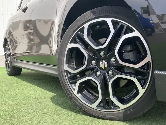 スズキ スイフト スポーツ 香川県 2022(令4)年 1万km スーパーブラックパール 登録時走行距離：9655km/デュアルセンサーブレーキサポート/レーンキープアシスト/レーダークルーズコントロール/クリアランスソナー/ブラインドスポットモニター/横滑り防止装置/パドルシフト/MTモード付AT/アルミペダル/シートヒーター/ビルトインETC/前後ドライブレコーダー/革巻きステアリング/ステアリングスイッチ/プッシュスタート/スマートキー