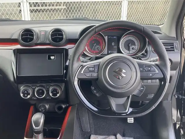 スズキ スイフト スポーツ 香川県 2022(令4)年 1万km スーパーブラックパール 登録時走行距離：9655km/デュアルセンサーブレーキサポート/レーンキープアシスト/レーダークルーズコントロール/クリアランスソナー/ブラインドスポットモニター/横滑り防止装置/パドルシフト/MTモード付AT/アルミペダル/シートヒーター/ビルトインETC/前後ドライブレコーダー/革巻きステアリング/ステアリングスイッチ/プッシュスタート/スマートキー