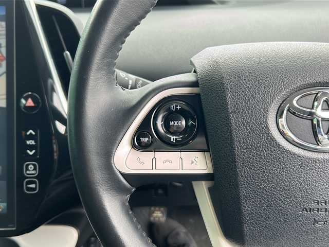 トヨタ プリウス ＰＨＶ S ナビパッケージ 茨城県 2017(平29)年 3.3万km ホワイトパールクリスタルシャイン モデリスタエアロ/純正11.6 インチナビゲーション/Bluetooth/フルセグTV/バックカメラ/トヨタセーフティセンス/・プリクラッシュセーフティ/・レーンディパーチャーアラート/・アダプティブハイビームシステム/・レーダークルーズコントロール/ビルトインETC2.0/ステアリングヒーター/純正17インチAW/オートライト/LEDヘッドライト