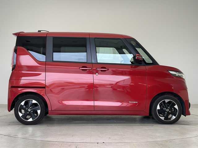 日産 ルークス ハイウェイスター X 愛知県 2021(令3)年 2.1万km スパークリングレッドM 衝突軽減システム/純正ナビ/全方位カメラ/パワースライドドア/ワンセグ/ＣＤ/Bluetooth/バックカメラ/イージーオープン機能/コーナーセンサー/純正アルミホイール/LEDヘッドライト/ドライブレコーダー/ステアリングスイッチ/スマートキー/プッシュスタート