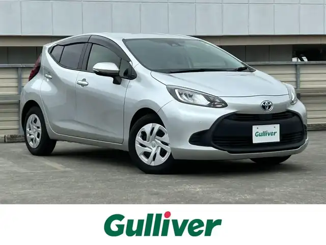 トヨタ アクア X 静岡県 2022(令4)年 3万km シルバーM トヨタセーフティセンス/純正ディスプレイオーディオ/ＢＴオーディオ/レーダークルーズコントロール/前方ドラレコ/１００Ｖ１５００W/ＵＳＢ充電/オートエアコン/ＥＴＣ/オートライト/オートハイビーム/前後コーナーセンサー/PKSB/スマートキー/純正フロアマット