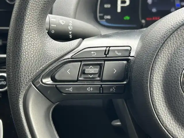 トヨタ アクア X 静岡県 2022(令4)年 3万km シルバーM トヨタセーフティセンス/純正ディスプレイオーディオ/ＢＴオーディオ/レーダークルーズコントロール/前方ドラレコ/１００Ｖ１５００W/ＵＳＢ充電/オートエアコン/ＥＴＣ/オートライト/オートハイビーム/前後コーナーセンサー/PKSB/スマートキー/純正フロアマット