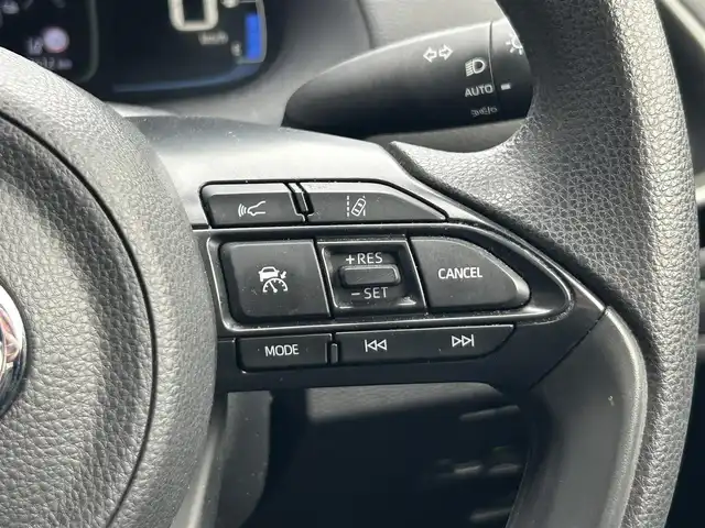 トヨタ アクア X 静岡県 2022(令4)年 3万km シルバーM トヨタセーフティセンス/純正ディスプレイオーディオ/ＢＴオーディオ/レーダークルーズコントロール/前方ドラレコ/１００Ｖ１５００W/ＵＳＢ充電/オートエアコン/ＥＴＣ/オートライト/オートハイビーム/前後コーナーセンサー/PKSB/スマートキー/純正フロアマット