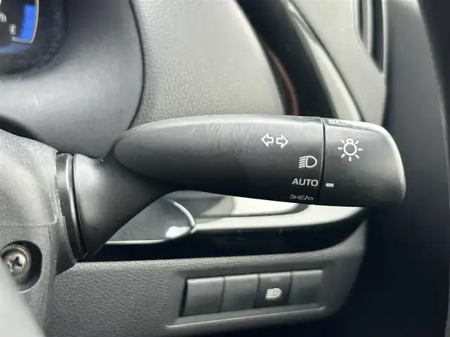 トヨタ アクア X 静岡県 2022(令4)年 3万km シルバーM トヨタセーフティセンス/純正ディスプレイオーディオ/ＢＴオーディオ/レーダークルーズコントロール/前方ドラレコ/１００Ｖ１５００W/ＵＳＢ充電/オートエアコン/ＥＴＣ/オートライト/オートハイビーム/前後コーナーセンサー/PKSB/スマートキー/純正フロアマット