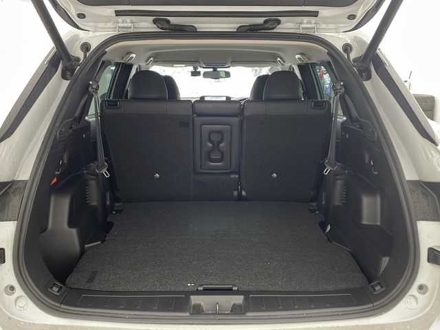 三菱 アウトランダー ＰＨＥＶ G 兵庫県 2021(令3)年 4.1万km ホワイトダイヤモンド ・純正ナビ&TV&Bluetooth&USB接続&Android Auto/・充電ケーブル付き/・マイパイロット/・レーダークルーズコントロール［ACC］/・車線維持支援機能［LKA］/・ブラインドスポットモニター［BSM］/・衝突被害軽減システム/・オートライト/・オートマチックハイビーム/・フロントワイパーデアイサー/・AC1500W電源/・レーンキープアシスト/・盗難防止装置/・アラウンドビューモニター/・前後ドライブレコーダー/・電動リアゲート/・ハーフレザーシート/・パワーシート（運転席）/・シートヒーター/・ステアリングヒーター/・三列シート/・純正アルミホイール（２０インチ）/・純正フロアマット/・ビルドインETC2.0 /・ワイヤレス充電/・パドルシフト/・ステアリングスイッチ/・オートブレーキホールド/・LEDヘッドライト/・フォグランプ/・W＋サイドエアバック/・カーテンエアバック/・AACエアコン/・スマートキー