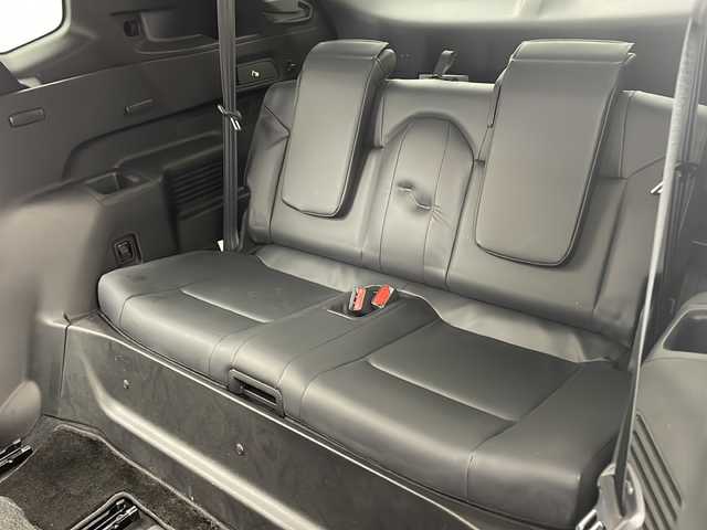 三菱 アウトランダー ＰＨＥＶ G 兵庫県 2021(令3)年 4.1万km ホワイトダイヤモンド ・純正ナビ&TV&Bluetooth&USB接続&Android Auto/・充電ケーブル付き/・マイパイロット/・レーダークルーズコントロール［ACC］/・車線維持支援機能［LKA］/・ブラインドスポットモニター［BSM］/・衝突被害軽減システム/・オートライト/・オートマチックハイビーム/・フロントワイパーデアイサー/・AC1500W電源/・レーンキープアシスト/・盗難防止装置/・アラウンドビューモニター/・前後ドライブレコーダー/・電動リアゲート/・ハーフレザーシート/・パワーシート（運転席）/・シートヒーター/・ステアリングヒーター/・三列シート/・純正アルミホイール（２０インチ）/・純正フロアマット/・ビルドインETC2.0 /・ワイヤレス充電/・パドルシフト/・ステアリングスイッチ/・オートブレーキホールド/・LEDヘッドライト/・フォグランプ/・W＋サイドエアバック/・カーテンエアバック/・AACエアコン/・スマートキー