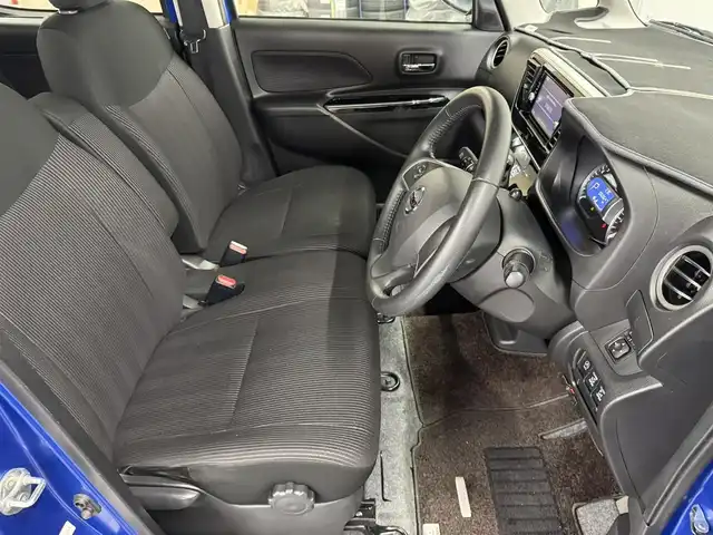 日産 デイズ ルークス ハイウェイスターX Gパッケージ 大阪府 2017(平29)年 6.1万km オーシャンブルーP 純正 7インチナビ MM516D-W/（AM/FM/CD/DVD/Blu-ray/SD/iPod/USB/MUSIC STOCKER/AUX/VTR/HDMI/TV）/アラウンドビューモニター/両側パワースライドドア/ETC/安全/・エマージェンシーブレーキ/・踏み間違い衝突防止アシスト/・ハイビームアシスト/・VDC（ビークルダイナミクスコントロール）/装備/・オートエアコン/・オートライトシステム/・LEDヘッドランプ/・フロントフォグランプ/・電動格納ドアミラー/・リヤシーリングファン（『ナノイー』）/・ステアリングスイッチ/・プッシュスタート/・インテリジェントキー/・SRS デュアル＋サイドエアバッグ/・純正14inAW