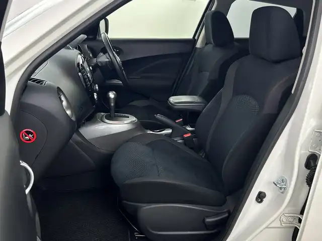 日産 ジューク 15RX Vセレクション 愛知県 2017(平29)年 4.3万km ブリリアントホワイトパール 純正7インチナビ/（CD/DVD/フルセグTV/AM/FM)/衝突軽減ブレーキ/レーンキープアシスト/ETC/ドライブレコーダー/17インチアルミホイール/アイドリングストップ/リアスポイラー/スマートキー/プッシュスタート/フロアマット/LEDヘッドライト/フロントフォグライト