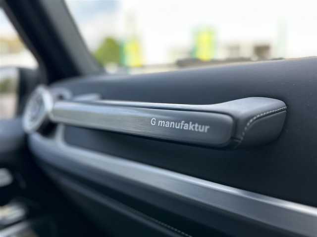 メルセデス・ベンツ ゲレンデヴァーゲン Ｇ４００ｄ マヌファクトゥーアエディション 東京都 2021(令3)年 6.1万km ダイヤモンドホワイト ワンオーナー/マヌファクトゥーアエディション/ガラススライディングルーフ/ブラックナッパ革シート/12.3インチワイドディスプレイナビ/・Burmesterサウンドシステム/・メルセデスミーコネクト/・フルセグTV/360°カメラ/レーダーセーフティパッケージ/・レーンアシスト/・ブレーキアシスト/・ブラインドスポットモニター/ブラックスモークマルチビームLEDヘッドランプ/大型オーバーフェンダー/ブラウンハイグロス木目調ステアリング/前席シートベンチレーション/シートヒーター/後席シートヒーター/社外アルミホイール20インチ（VOSSEN）/純正フロアマット/純正背面タイヤカバー車載/保証書/取扱説明書/スペアキー