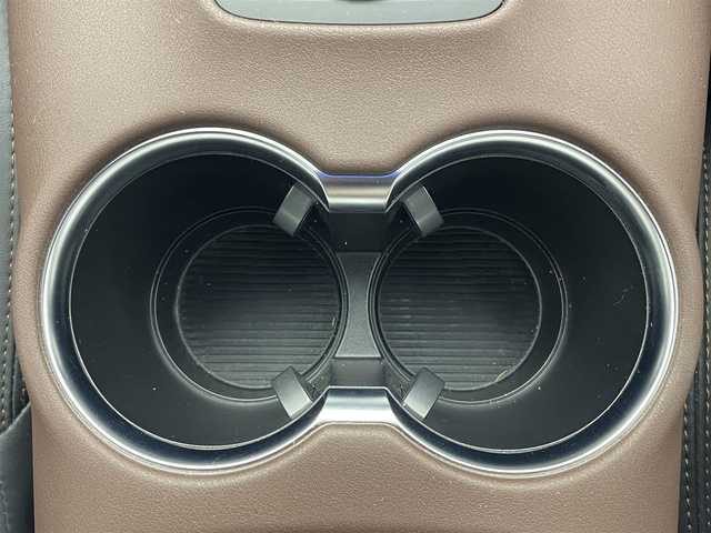 トヨタ ハリアー ハイブリッド Z レザーパッケージ 茨城県 2024(令6)年 1.9万km プラチナホワイトパールマイカ 純正ディスプレイオーディオ/フルセグ再生可/HDMI端子/モデリスタフルエアロ/モデリスタマフラー/JBLプレミアムサウンド/ステアリングヒーター/ヘッドアップディスプレイ/デジタルインナーミラー（前後方録画機能付き）/Toyota Safety Sense/・プリクラッシュセーフティ/・レーントレーシングアシスト/・レーダークルーズコントロール/・アダプティブハイビームシステム/・オートマチックハイビーム/・ロードサインアシスト/・ブラインドスポットモニター/レザーシート/パワーシート/エアシート/電動リアゲート/純正19インチAW/ビルトインETC2.0